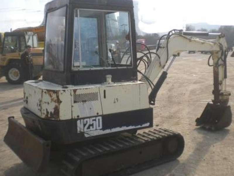 Nissan n250 mini excavator #5